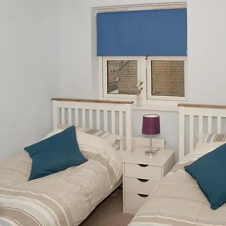 بيت للعطل Cinder House *